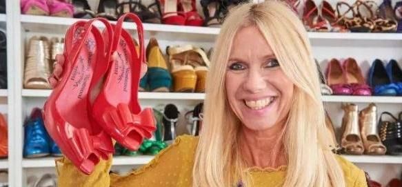 英国女子花25万元打造鞋墙，收藏400双高跟鞋，真正的败家！